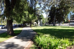 Promenaden längs Avenida La Reforma som skär mellan Zona 9 och Zona 10, Guatemala City.