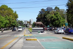 Promenaden längs Avenida La Reforma som skär mellan Zona 9 och Zona 10, Guatemala City.