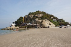 Den norra delen av Khao Takiab beach (som sammanfaller med Hua Hin beach) med en del av Monkey mountain i bakgrunden, Hua Hin.