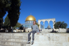 Stefan med Klippdomen i bakgrunden, Tempelberget, Jerusalem.