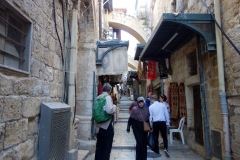 Gatuscen längs Via Dolorosa, Jerusalem.