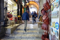 Gatuscen längs Via Dolorosa, Jerusalem.