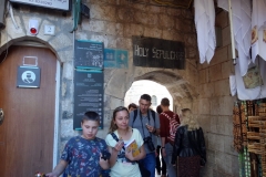 Entrén som leder in till Uppståndelsekyrkan (Church of the Holy Sepulchre), Christian Quarter, Jerusalem.