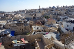 Vandringen på muren runt gamla staden mellan Jaffa Gate och Lion’s Gate, Jerusalem.