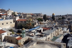 Vandringen på muren runt gamla staden mellan Jaffa Gate och Lion’s Gate, Jerusalem.