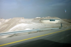 300 meter under havsnivå. Highway 1 från Jerusalem till Döda havet.