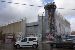 Muren som skiljer Västbanken från Israel vid Checkpoint 300, Betlehem.