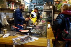 Middag på Jachnun Bar, Mahane Yehuda Market, Jerusalem. Underbart gott!