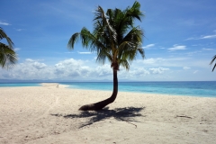 Vy mot östra änden av av Kalanggaman island med Leyte i bakgrunden.