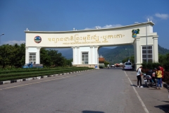 Entrén till Preah Monivong Bokor National Park, Kampot province.