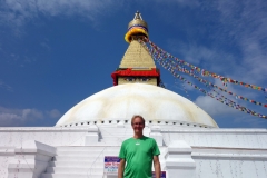 Stefan framför Boudhanath stupa, Katmandu.