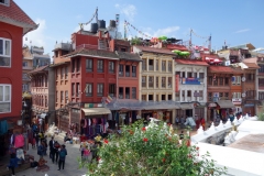 Arkitekturen vid entrén till Boudhanath, Katmandu.