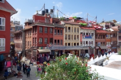 Arkitekturen vid entrén till Boudhanath, Katmandu.