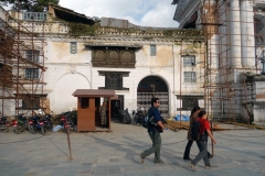 Jordbävningsskadade Hanuman Dhoka (Royal Palace), Durbar Square, Katmandu.