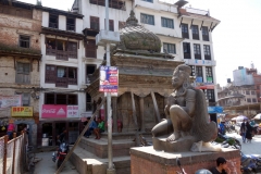 Garuda-statyn vid sidan av Bimaleshwor Temple, Durbar Square, Katmandu.