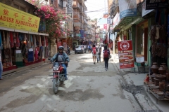 Gatuscen i stadsdelen Thamel, Katmandu.