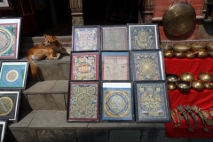 Souvenirförsäljning på Swayambhunath-komplexet, Katmandu.