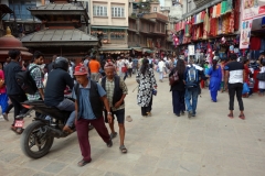 Gatuscen i centrala Katmandu.
