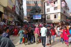 Gatuscen i centrala Katmandu.