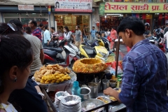 Gatuscen i centrala Katmandu.