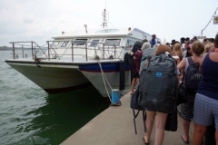 I väntan på färjan, Serendipity Pier, Sihanoukville.