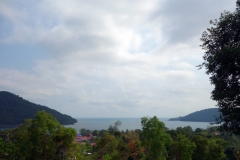 Utsikt över M’Pai Bay, Koh Rong Sanloem. Del av ön Koh Koun till vänster i bild