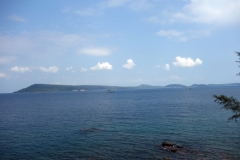 Utsikt mot ön Koh Rong från Koh Rong Sanloem.