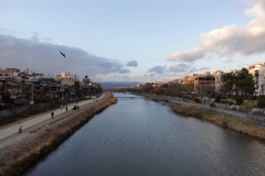 Senare på kvällen. Kamo River, Kyoto.
