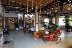 Mysiga Balai Tinay Guesthouse med bra läge i downtown Legazpi City.
