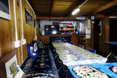 Inne i restaurangen på Italian Pyramid (5050 m).