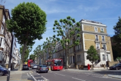 Gatuscen längs gatan Ladbroke Grove, Notting Hill.