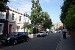 Gatuscen längs Portobello Road.