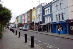 De färgglada fasaderna längs Portobello Road.