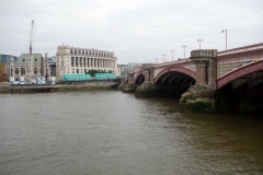 Blackfriars Bridge från South Bank.