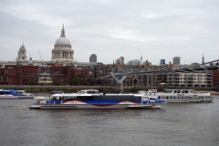 St. Paul's Cathedral och Millenium Bridge från Southwark.