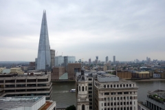 Skyskrapan The Shard från toppen av The Monument, City of London.