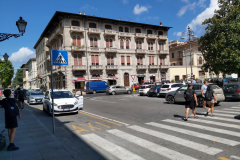 Piazzale B. Ricasoli vid tågstationen i Lucca.