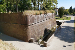 Del av Le Mura (stadsmuren) som byggdes från 1544 till 1645, den är 12 meter hög och 4,3 km lång, Lucca.