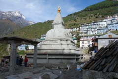 Nybyggnation av stupa i Namche Bazaar, precis vid entrén till byn. Min sista skymt av byn innan trekken ner till Lukla.