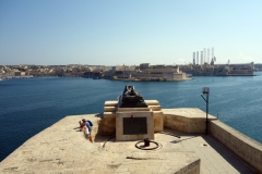 War siege Memorial, Valletta.