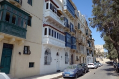 Bostäder längs St Barbara Bastion, Valletta.