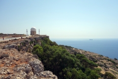 Dingli Cliffs med öarna Filfla och Filfoletta i bakgrunden, Dingli.