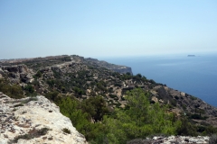 Dingli Cliffs med öarna Filfla och Filfoletta i bakgrunden, Dingli.