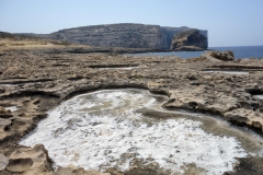 Den dramatiska kusten vid Dwejra, Gozo.