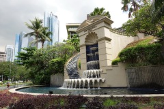 Fontänen tillhörande The Peninsula Manila, Makati Avenue, Makati, Manila.