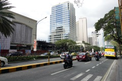 Gatuscen längs Ayala Avenue, Makati, Manila.