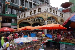 Vid Plaza Miranda, Quiapo, Manila.