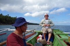 Koreansk och amerikansk vän i bangkan på väg från Maripipi till Kawayan på Biliran.