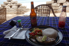 Lunch på Nakupenda restaurant längs Matemwe Beach, Unguja.