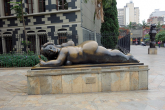 Skulptur av världsberömda konstnären Fernando Botero, Plaza Botero, Medellín.